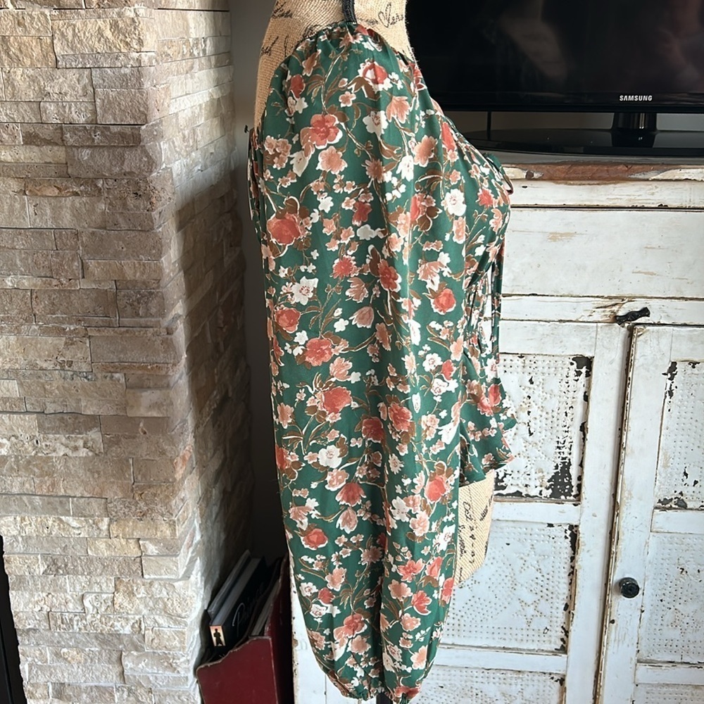 MINE hunter green floral smocked top cropped long sleeve tie at bust scoop back - Picture 7 of 15